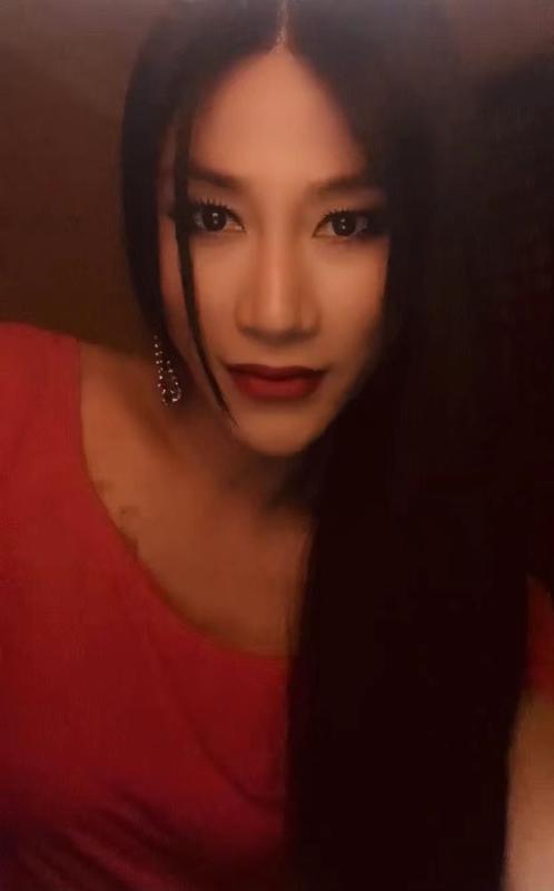 人妖 萱萱